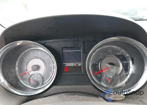 2016 Chrysler Town & Country Touring from USA, damaged, VIN 2C4RC1BG1GR287198